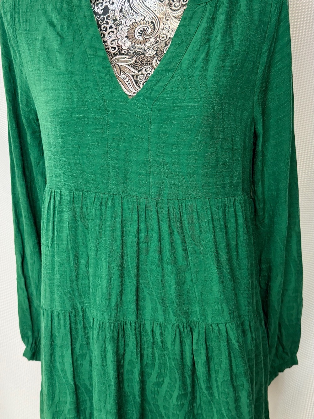 Maeve Emerald Green Tiered V-Neck Long-Sleeve Midi Dress